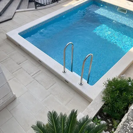 Apartament Ella *